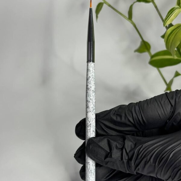 Pensulă pentru french design pestriț